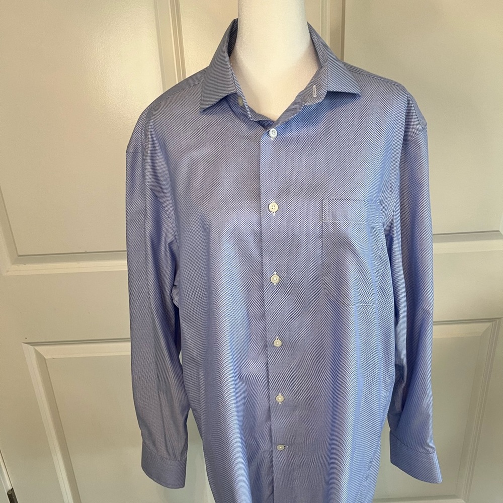 Joseph Abboud blue dress shirt. 16 1/2 neck, 32/33 arms. 100% Egyptian Cotton.